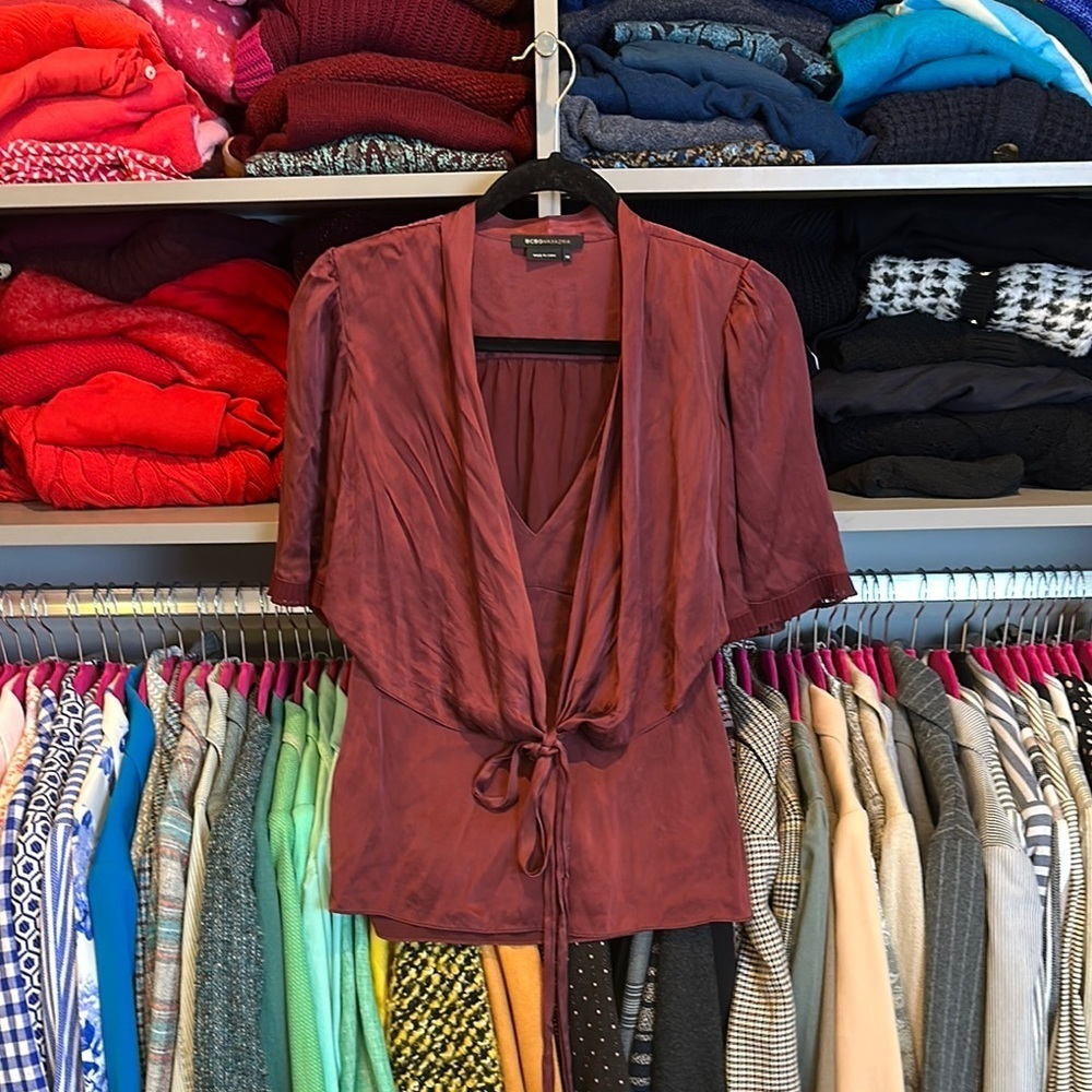 BCBG Max Azria burgundy 92% silk short sleeve tie front blouse size XS